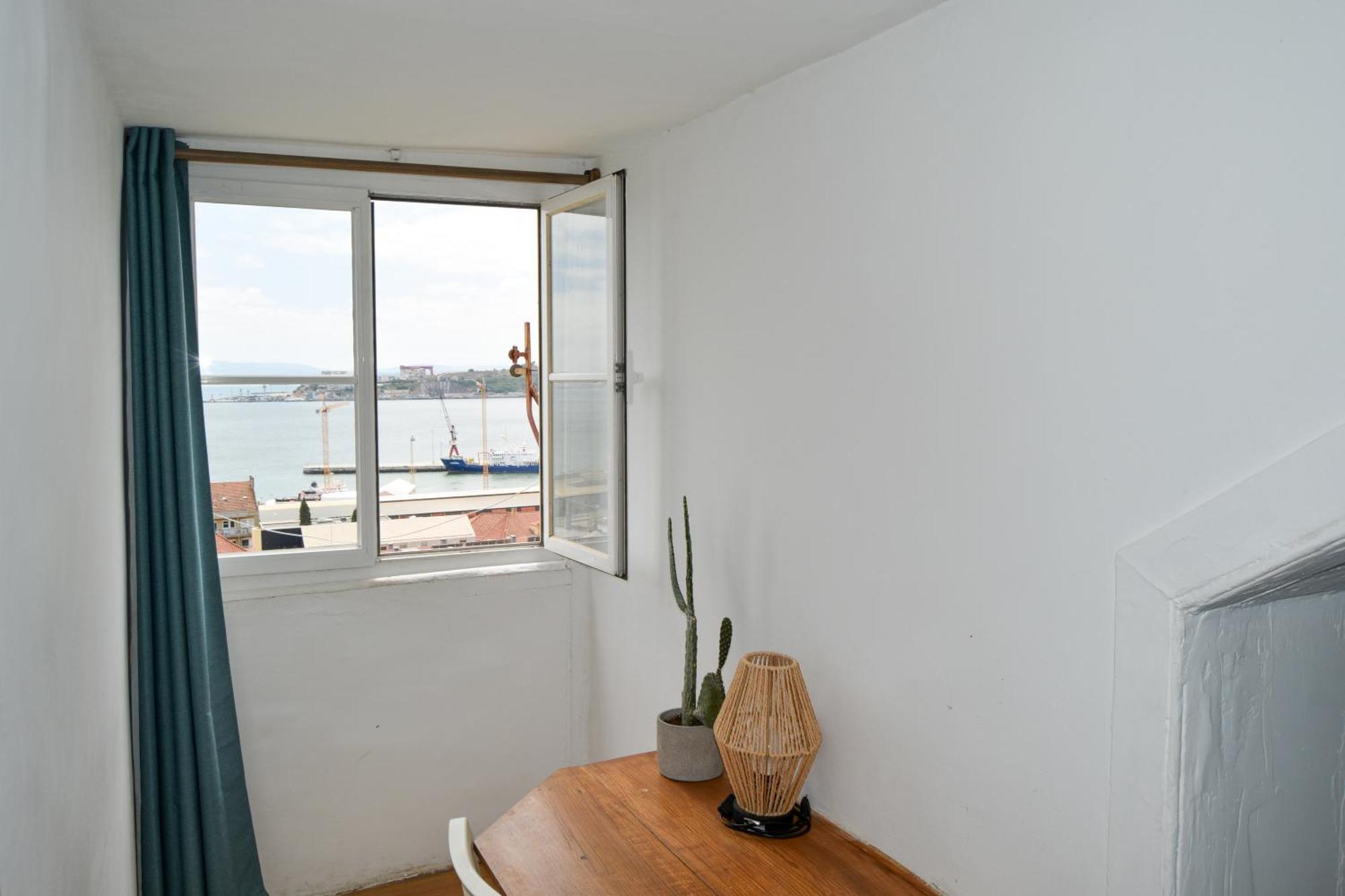 Santos Apartment In Central Lisbon With River View Exterior photo